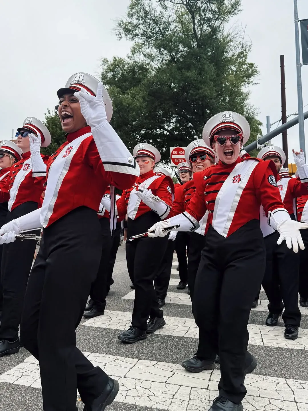 We’re the…

RED

and WHITE

from State (🙂‍↕️)

and we know

we are

the best…

the best 😋

the best 🎇

the BEST.